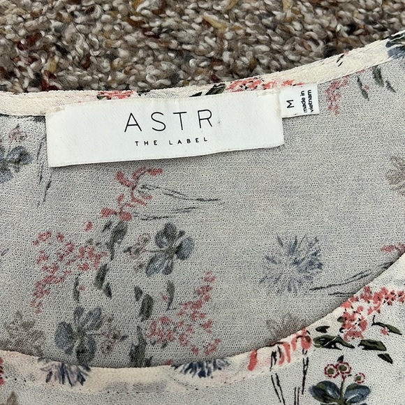 ASTR the Label floral blouse - Picture 3 of 5